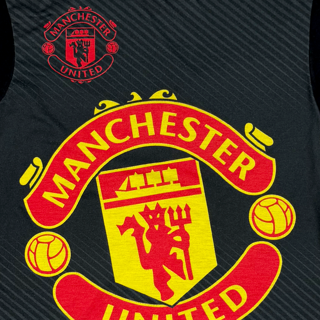 Manchester United Black Large Crest T-Shirt | 12-13 Years