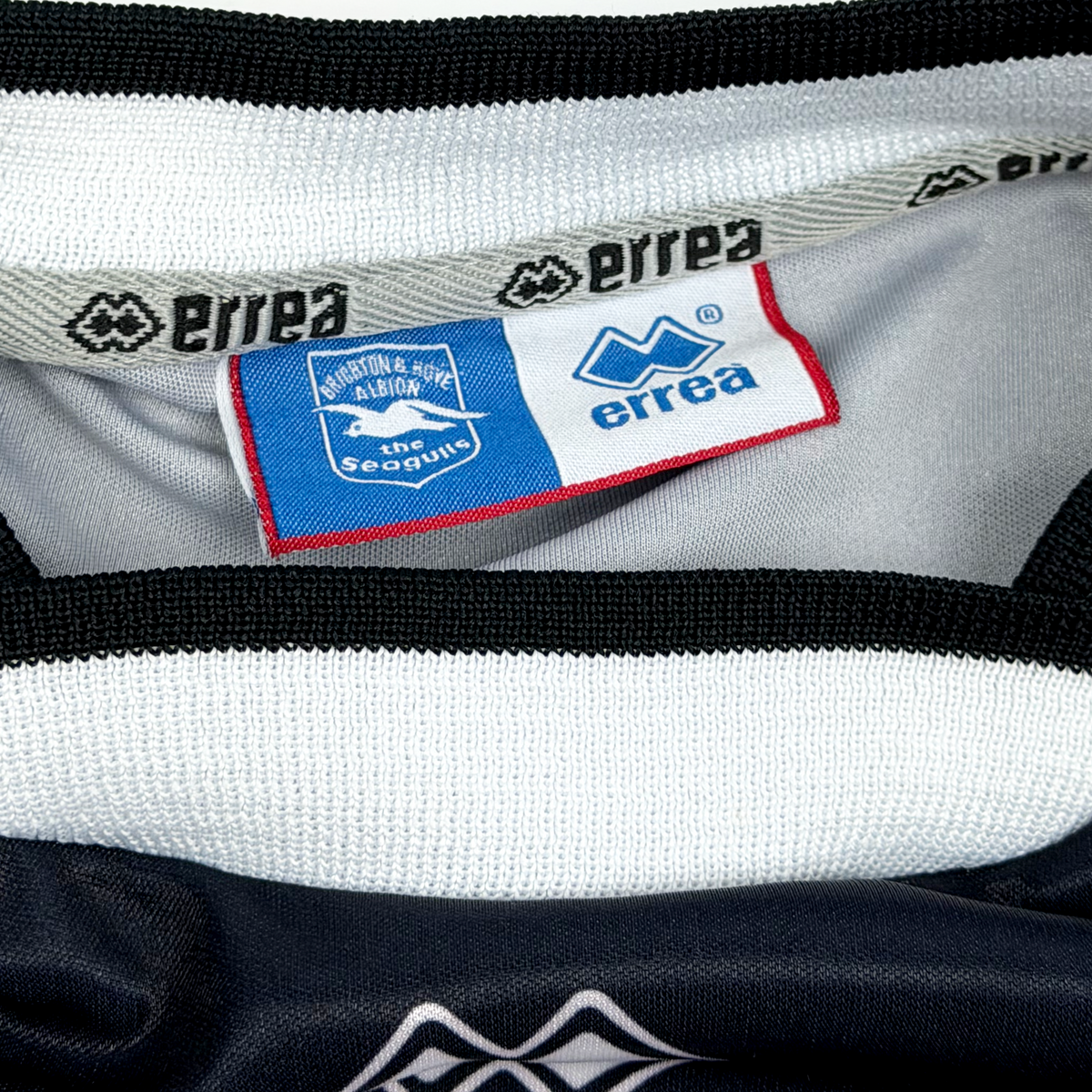 Brighton & Hove Albion Long-Sleeve  Away Shirt (2002-03) | Large