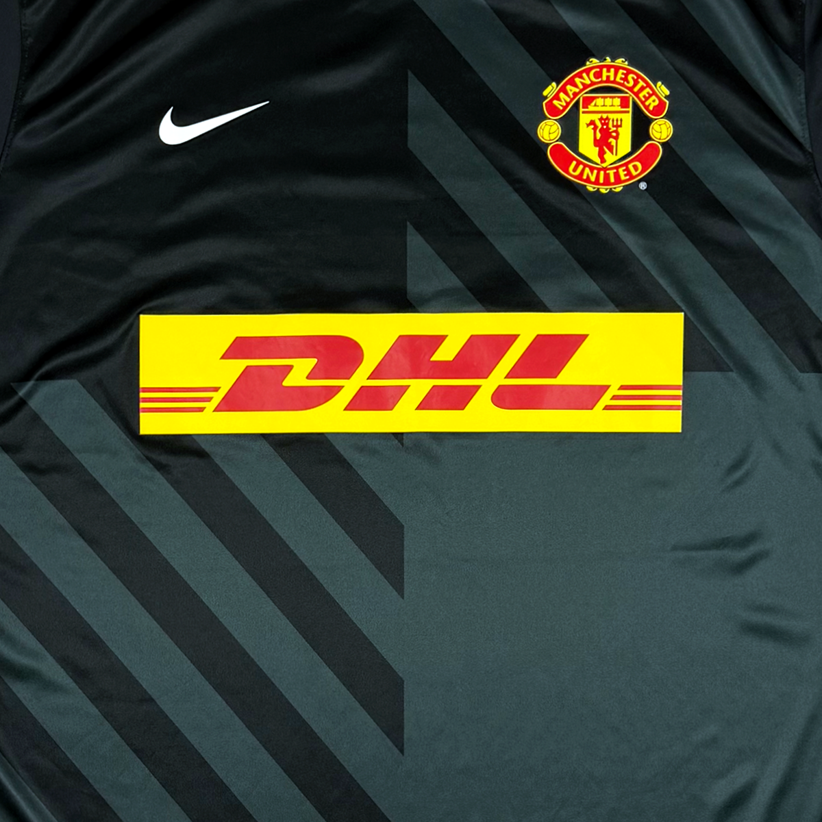 Manchester United Black Training Shirt (2012-13) | Large